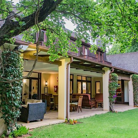 No66 Sandton Lodge โจฮันเนสเบิร์ก ภายนอก รูปภาพ