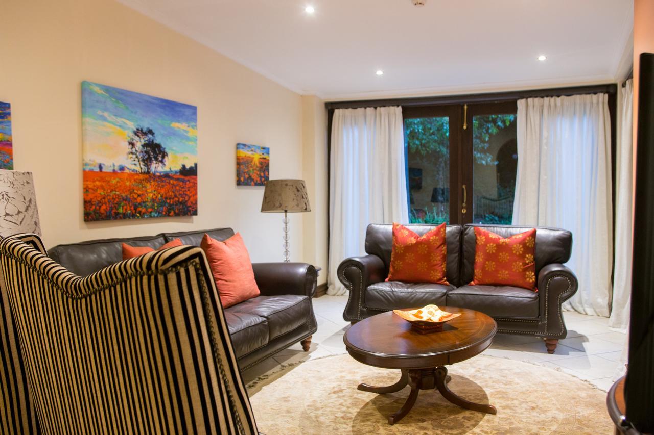 No66 Sandton Lodge โจฮันเนสเบิร์ก ภายนอก รูปภาพ