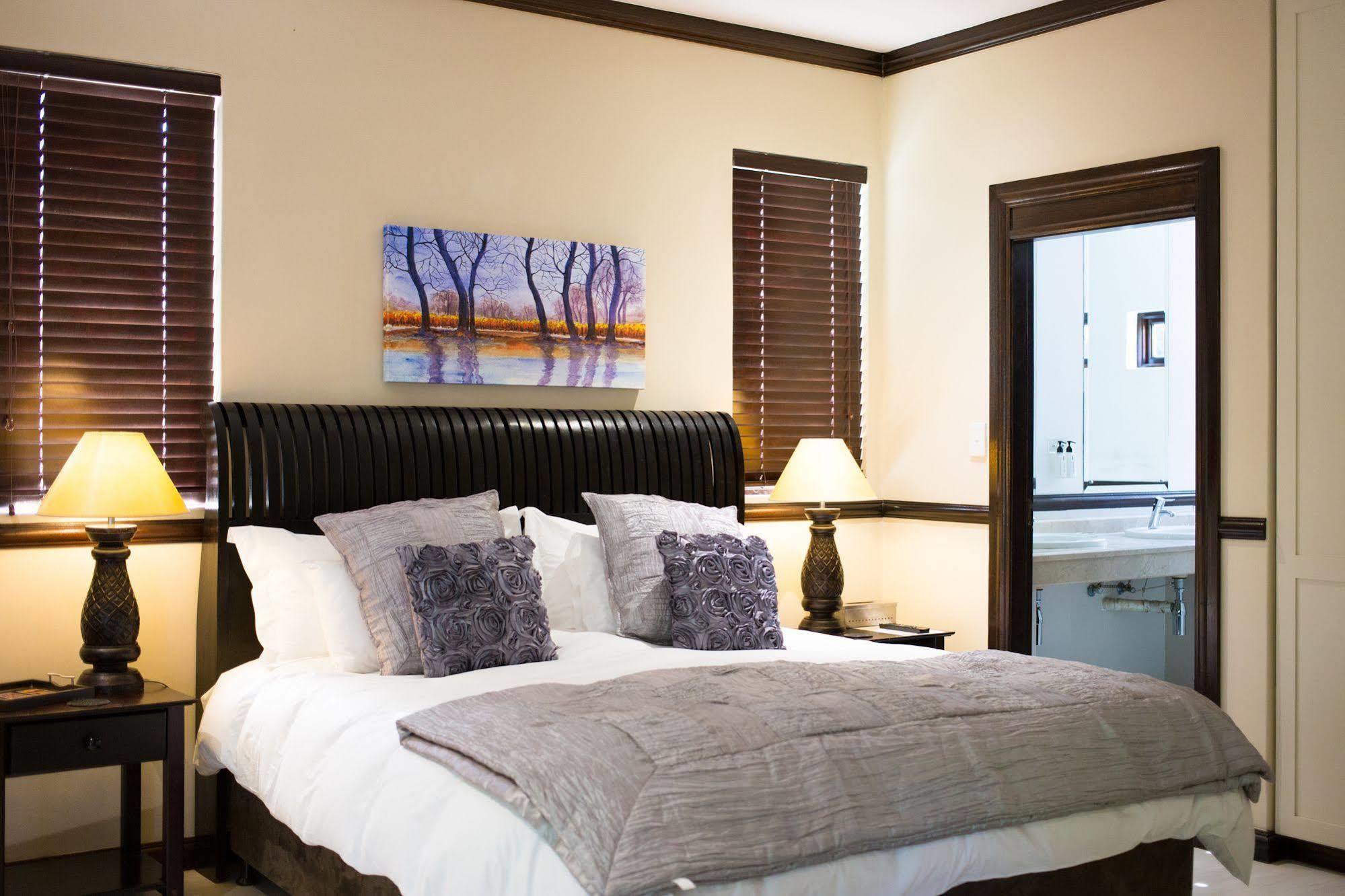 No66 Sandton Lodge โจฮันเนสเบิร์ก ภายนอก รูปภาพ
