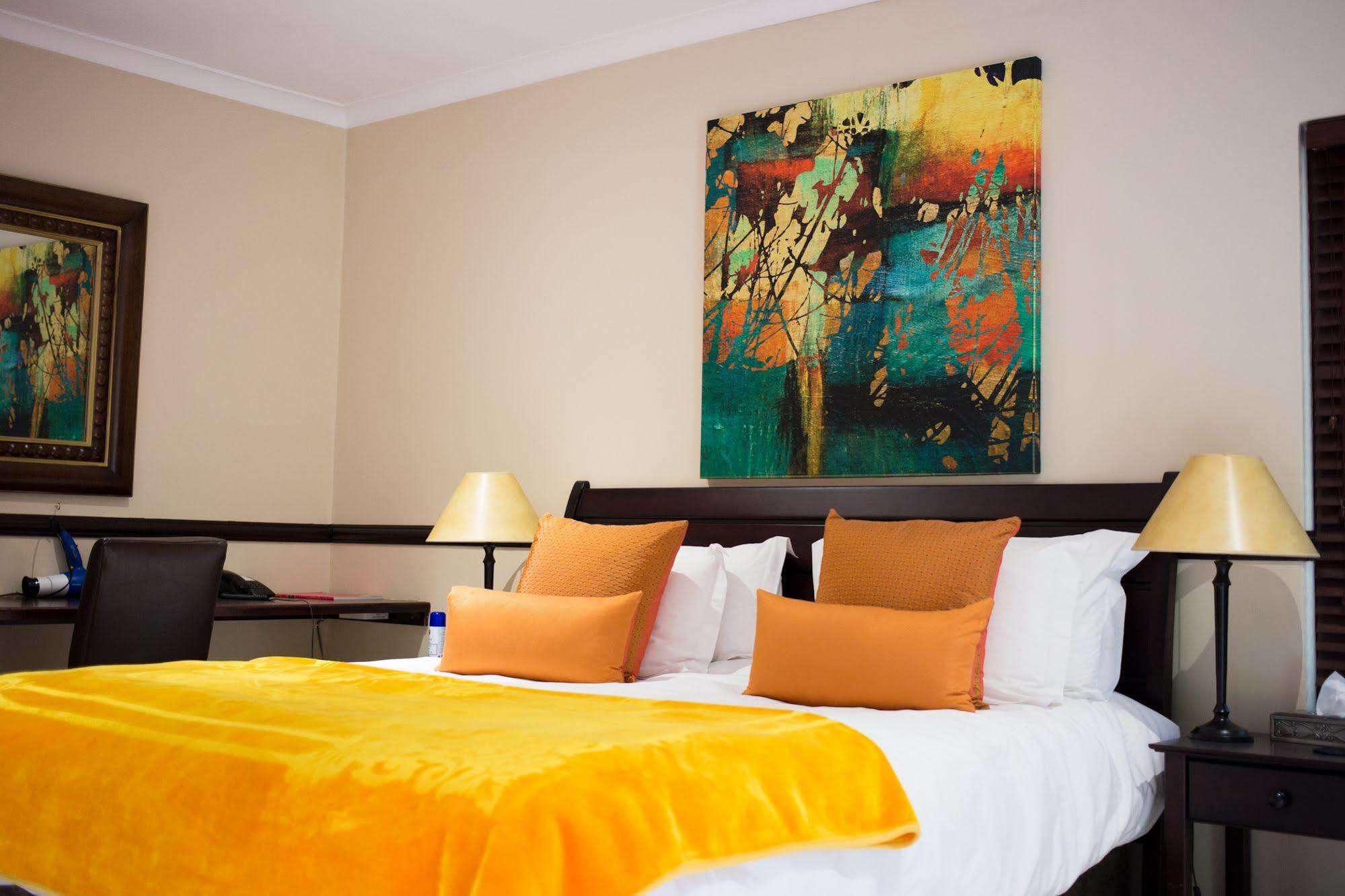 No66 Sandton Lodge โจฮันเนสเบิร์ก ภายนอก รูปภาพ