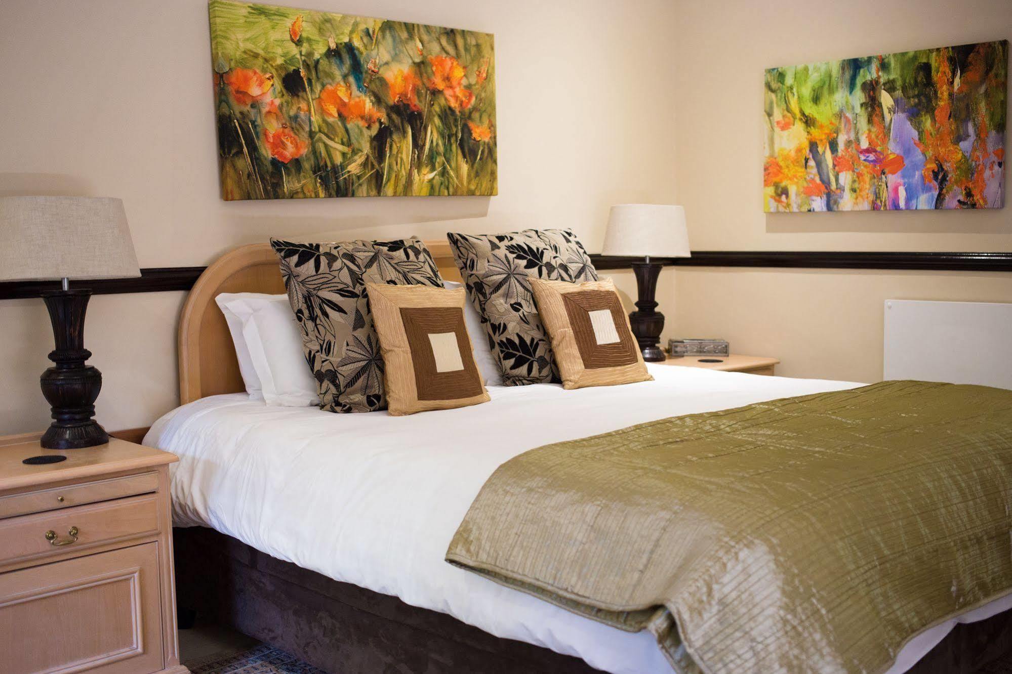 No66 Sandton Lodge โจฮันเนสเบิร์ก ภายนอก รูปภาพ