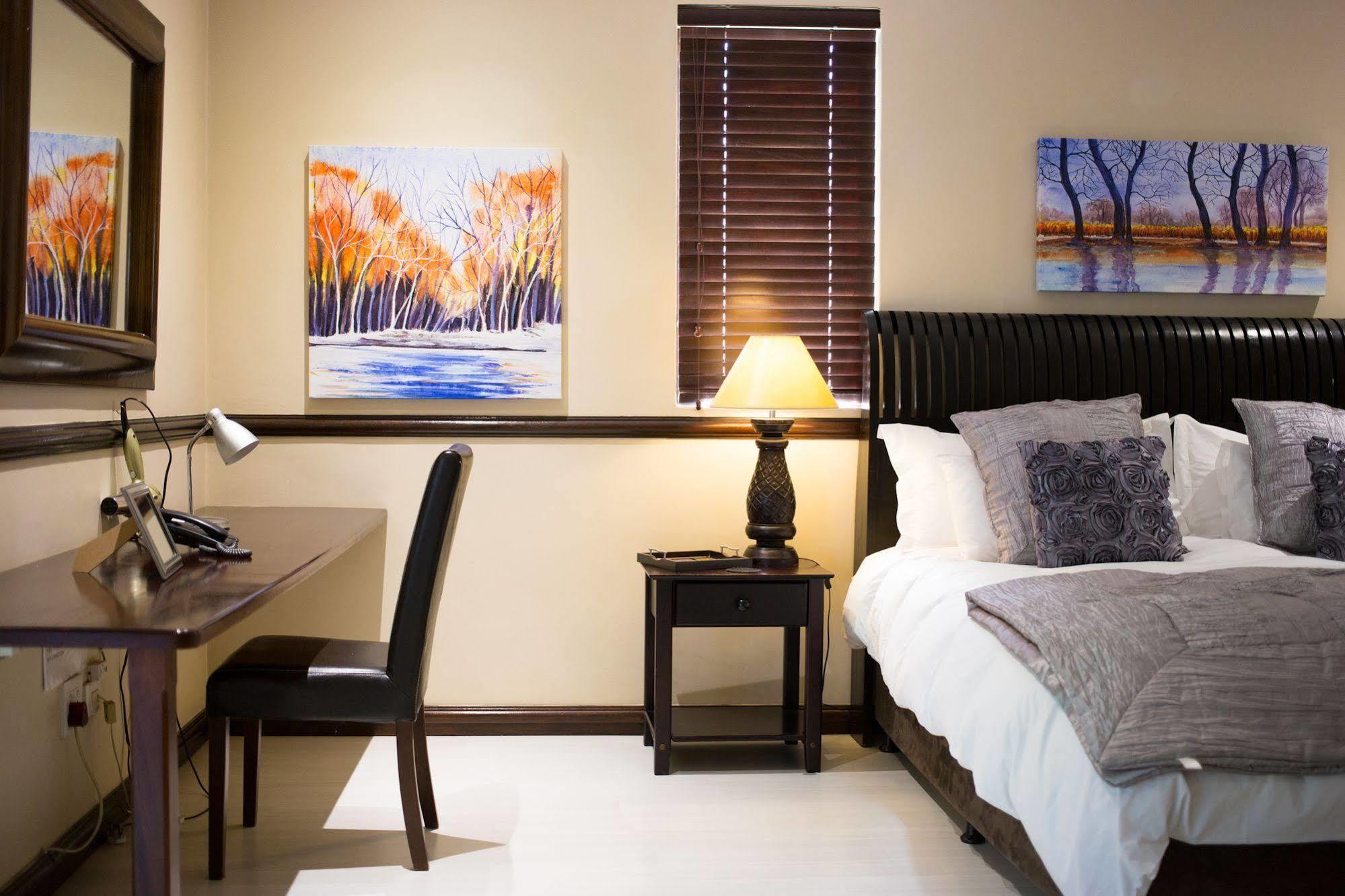 No66 Sandton Lodge โจฮันเนสเบิร์ก ภายนอก รูปภาพ