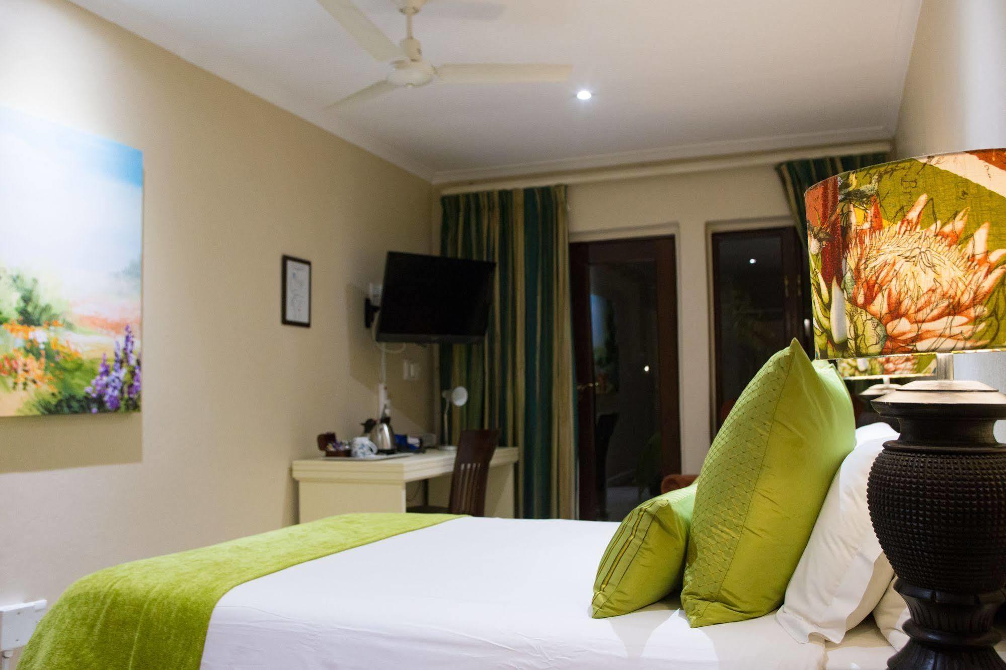 No66 Sandton Lodge โจฮันเนสเบิร์ก ภายนอก รูปภาพ