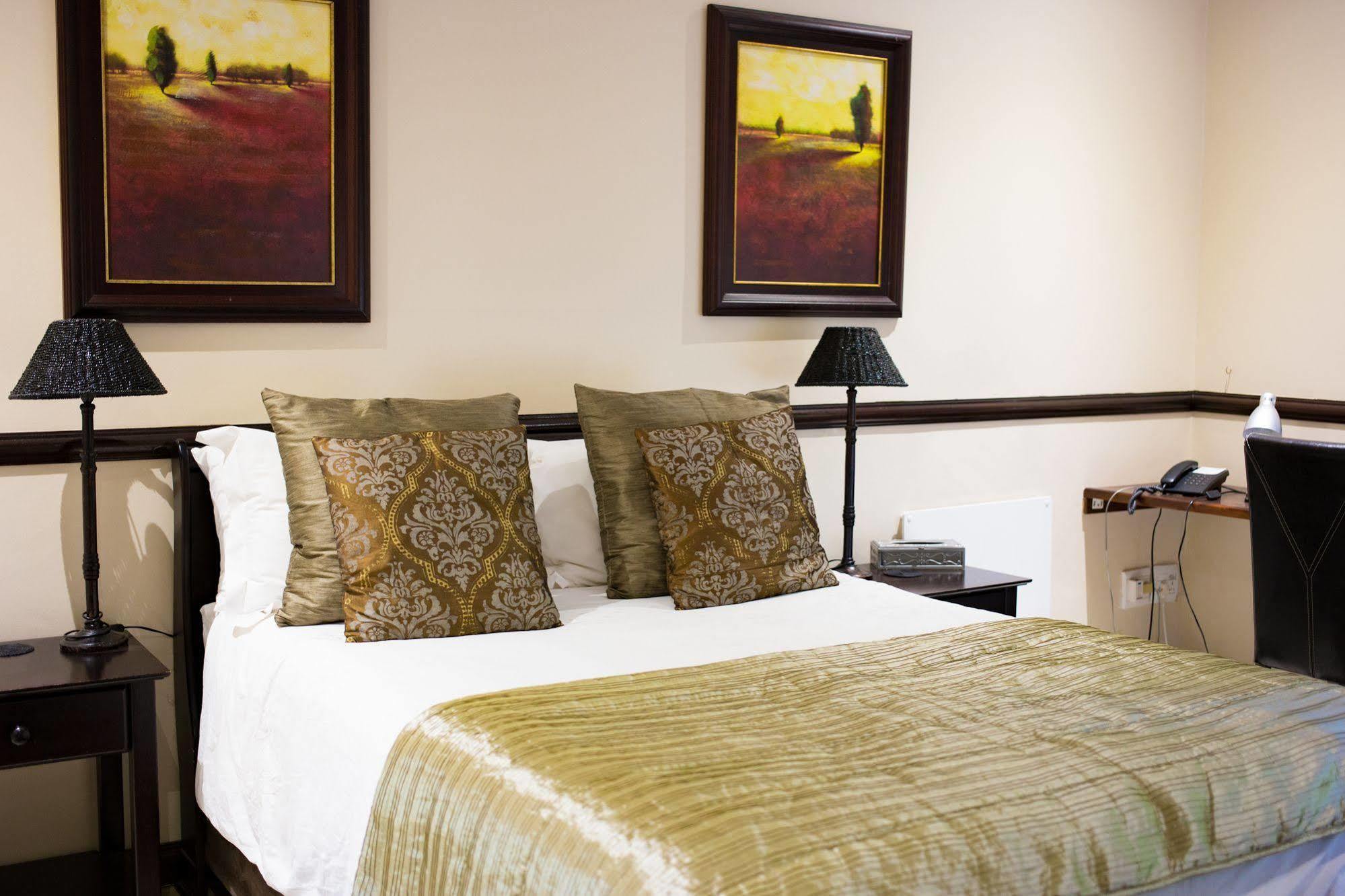 No66 Sandton Lodge โจฮันเนสเบิร์ก ภายนอก รูปภาพ