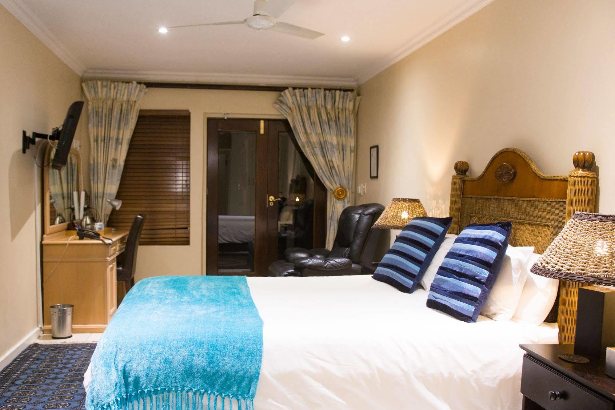 No66 Sandton Lodge โจฮันเนสเบิร์ก ภายนอก รูปภาพ