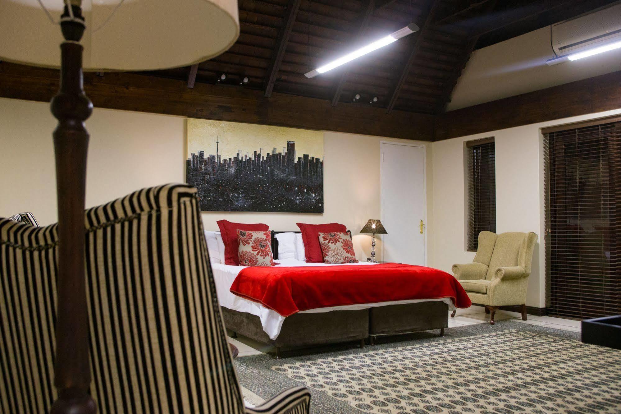 No66 Sandton Lodge โจฮันเนสเบิร์ก ภายนอก รูปภาพ