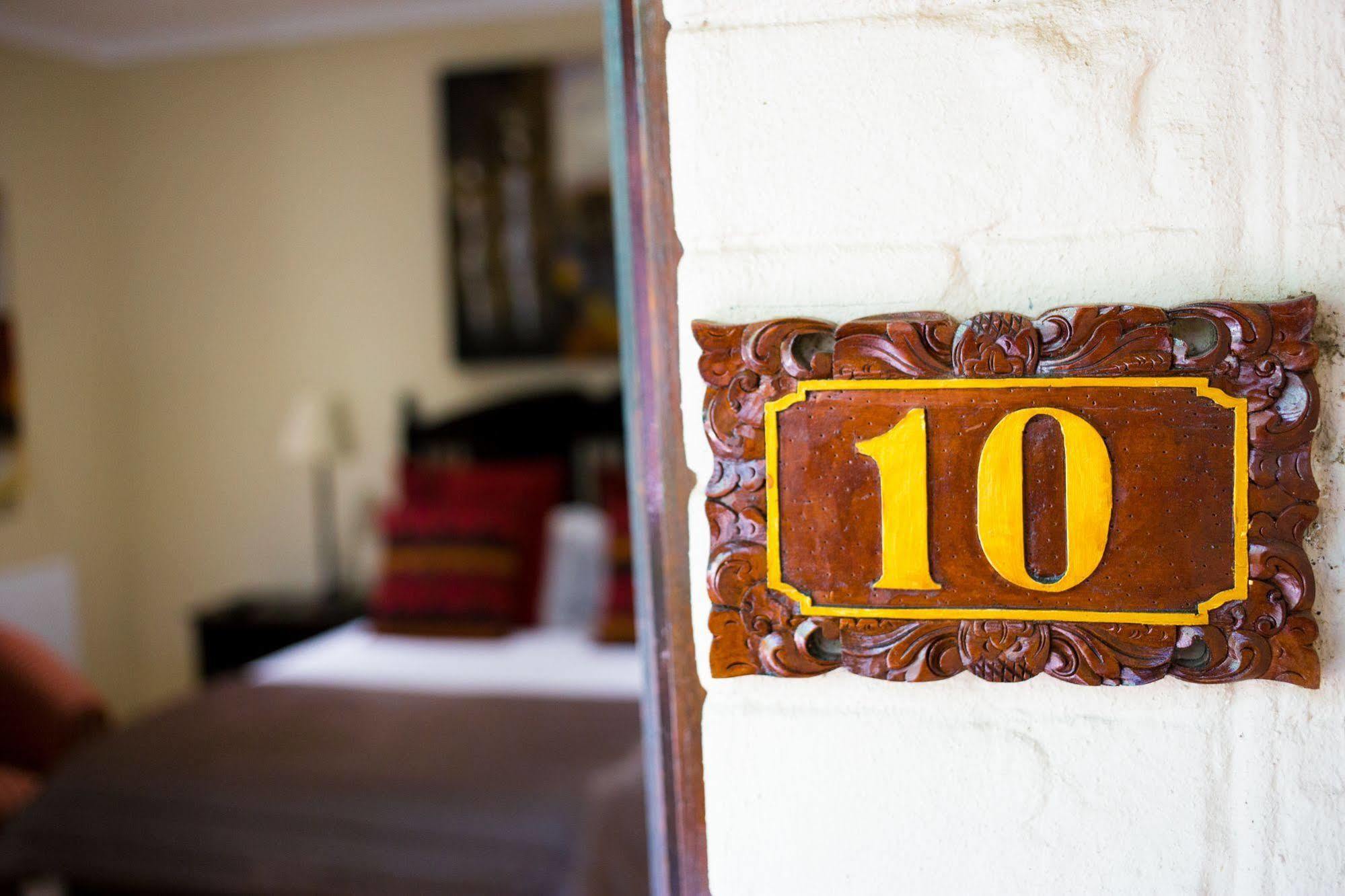 No66 Sandton Lodge โจฮันเนสเบิร์ก ภายนอก รูปภาพ
