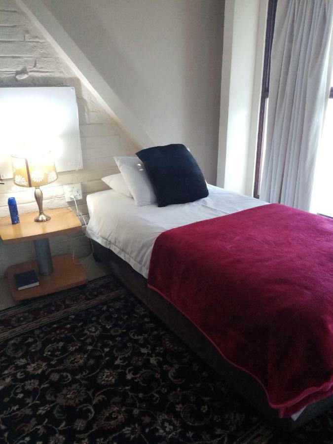 No66 Sandton Lodge โจฮันเนสเบิร์ก ภายนอก รูปภาพ